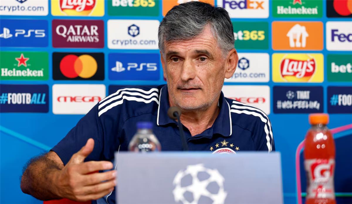 مدرب أولمبياكوس