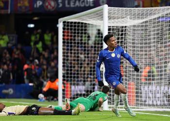 فيديو مراوغة وتسديدة إستيفاو يسجل هدف تشيلسي الثاني أمام برشلونة