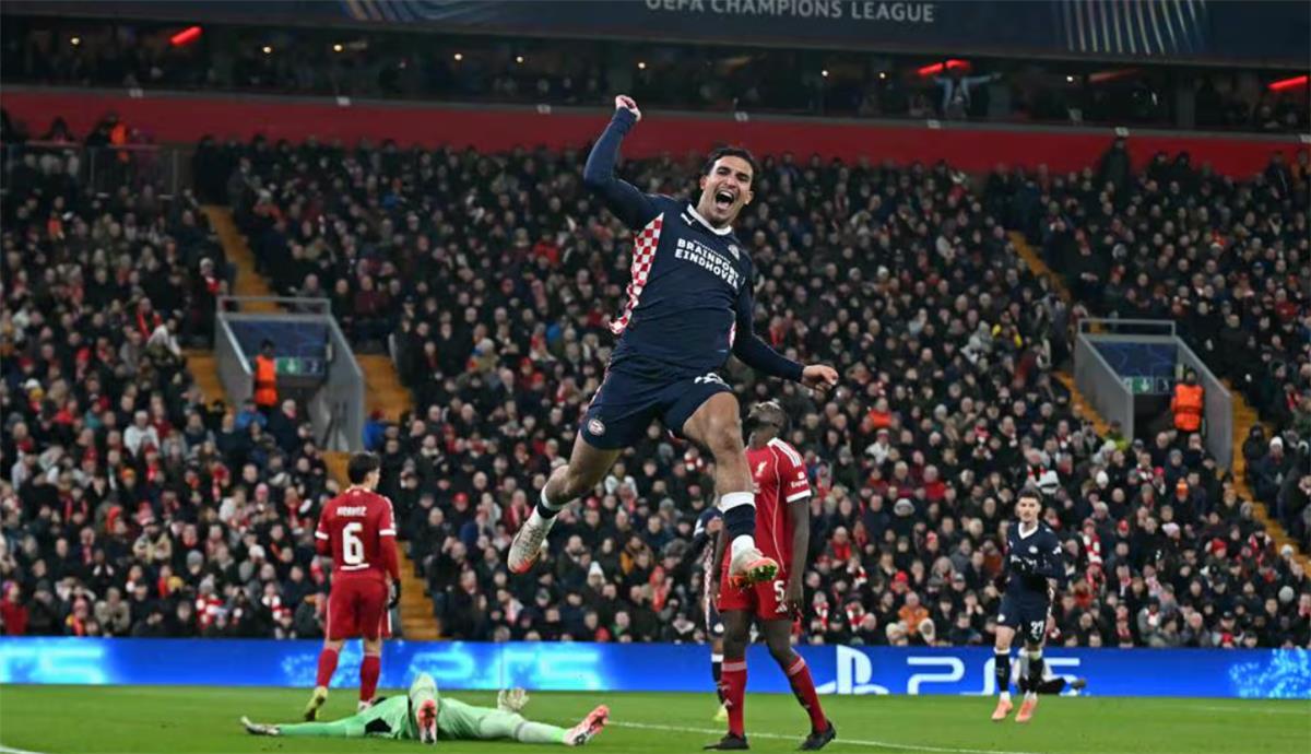 ليفربول وآيندهوفن