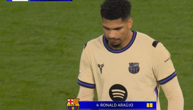 طرد اراوخو في مباراة برشلونة وتشيلسي بدوري ابطال اوروبا