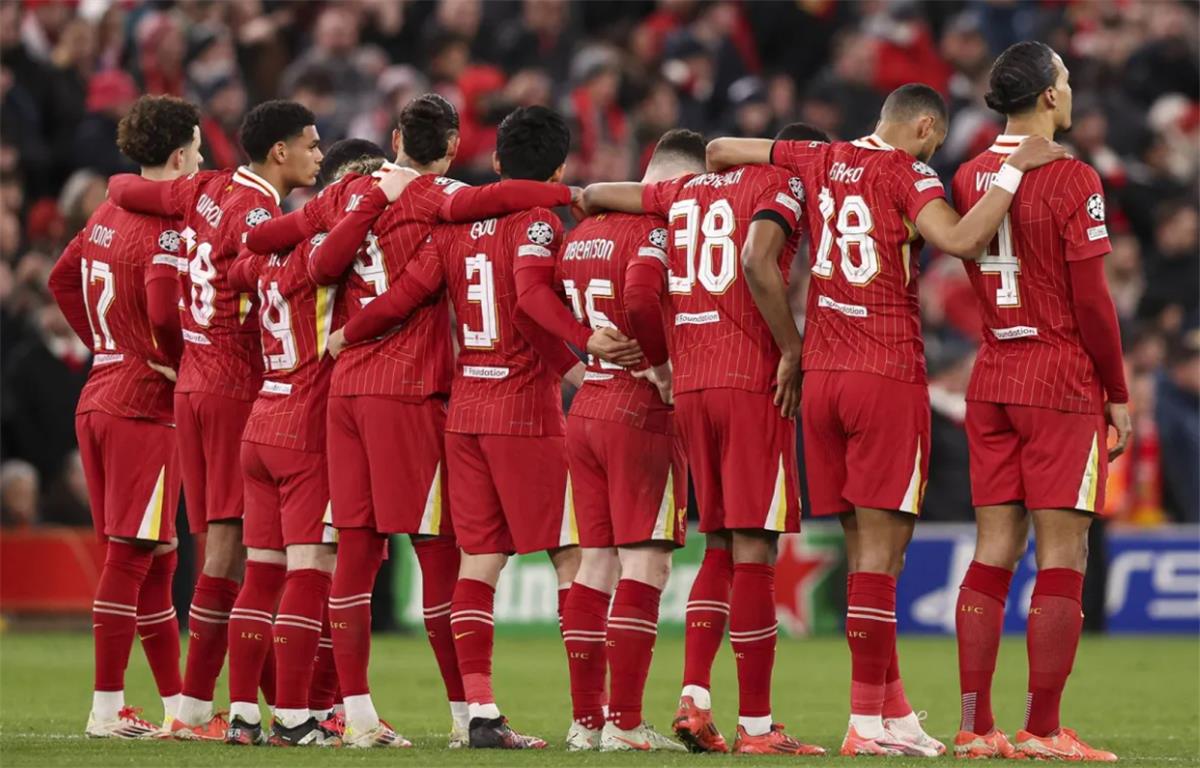 لاعبو ليفربول