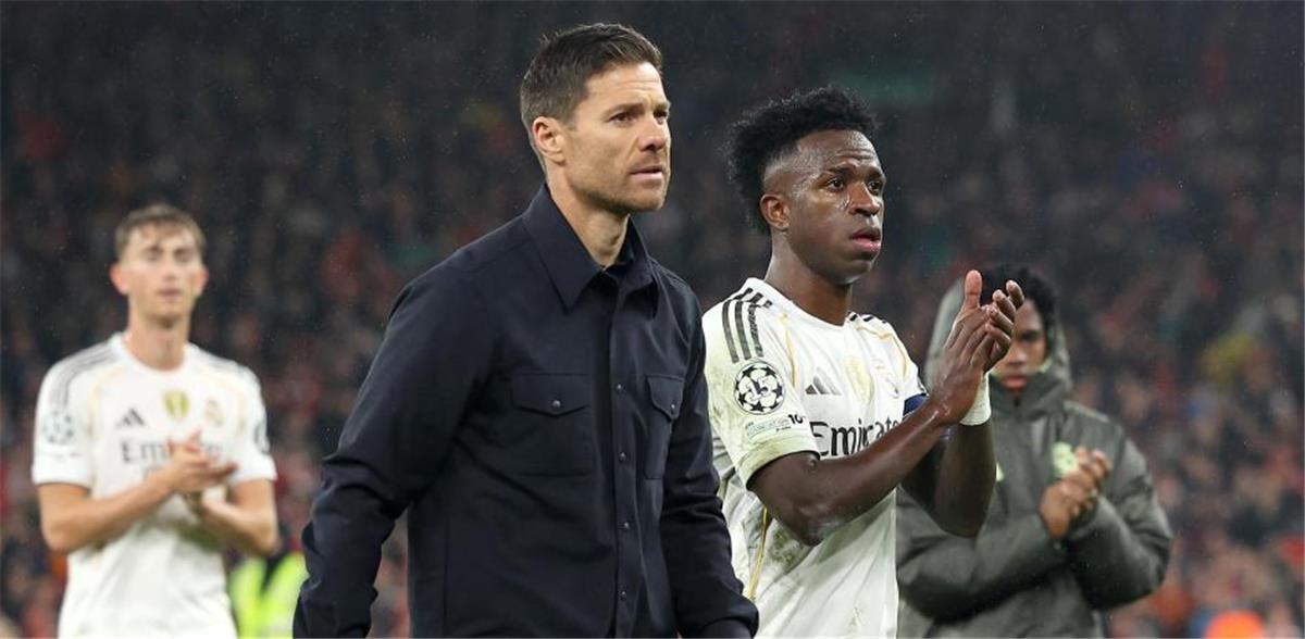 تشابي ألونسو مع فينيسيوس جونيور