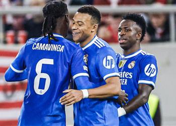 كامافينجا يحرج الصحافة بشأن أزمة لاعبي ريال مدريد وتشابي ألونسو