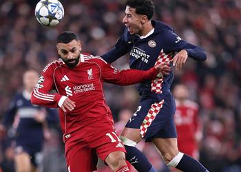 أسطورة ليفربول ما فعله محمد صلاح أمام آيندهوفن مشين وسلوت سي قال بسببه