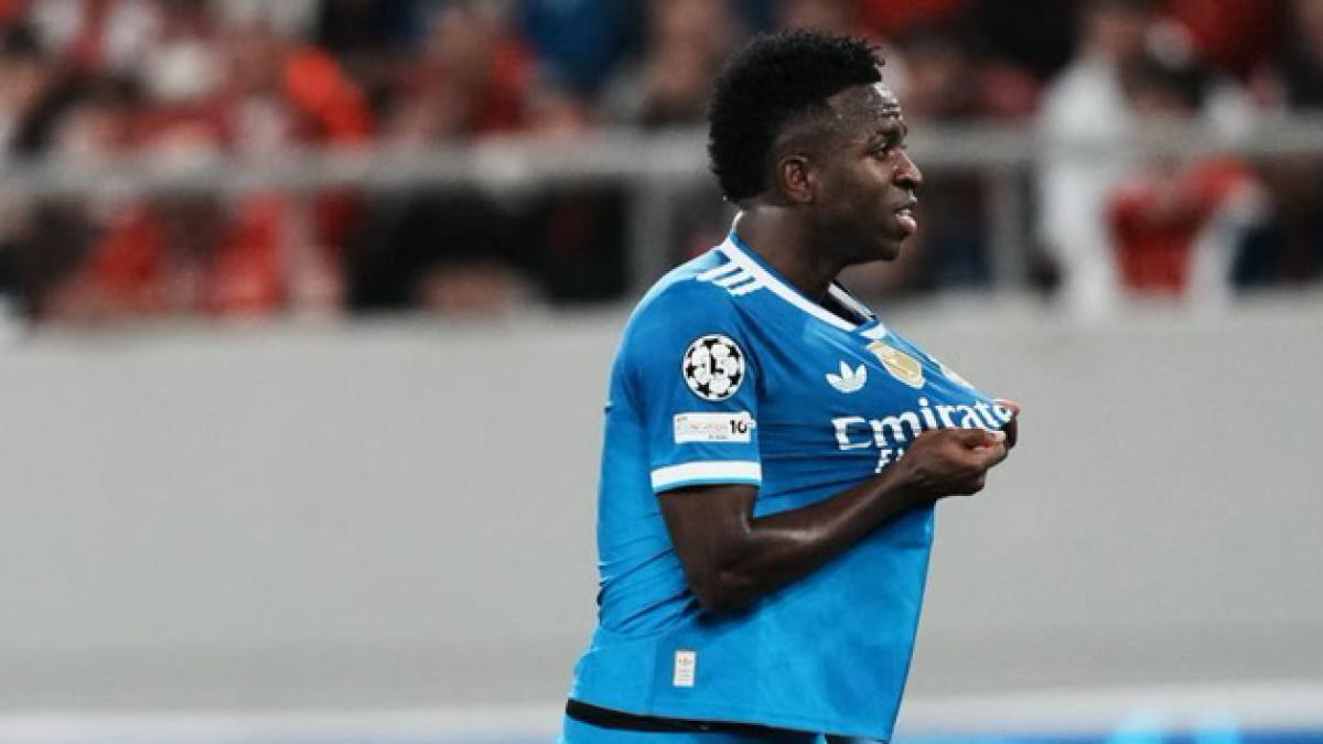 فينيسيوس جونيور يقترب من تجديد عقده مع ريال مدريد بعد تخفيض مطالبه