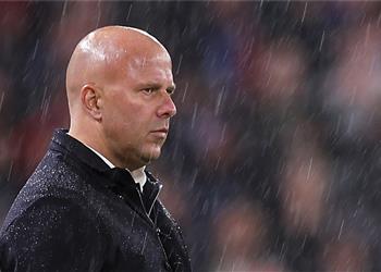 مدرب مفاجئ على طاولة ليفربول لخلافة سلوت