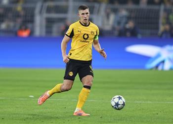 بوروسيا دورتموند يحدد موقفه من بيع شلوتربيك إلى برشلونة أو بايرن ميونخ