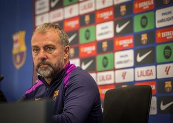 فليك يحسم موقف أراوخو من المشاركة أمام ألافيس ويوضح موقف برشلونة من انتقالات الشتاء