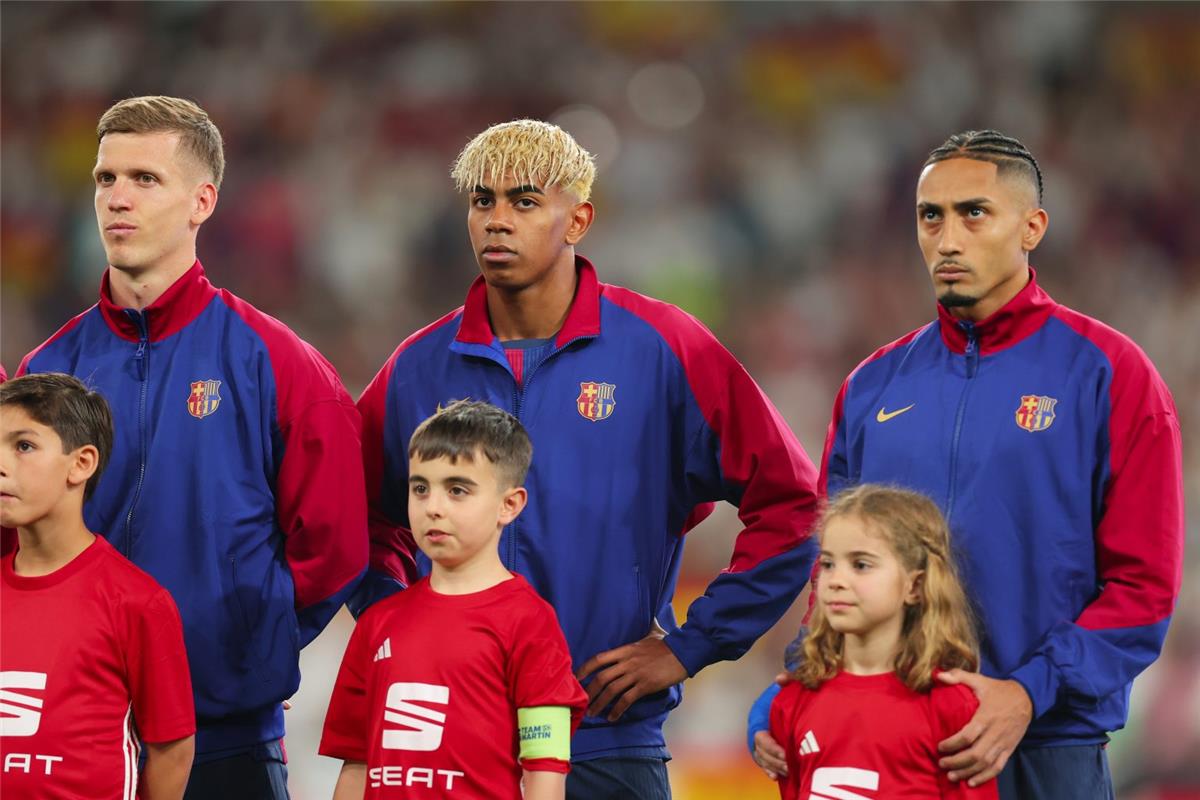 لامين يامال ورافينيا و داني أولمو