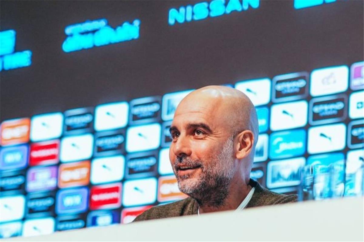 ديلف: جوارديولا شخصية فريدة.. وسيستمر 4 سنوات مع مانشستر سيتي