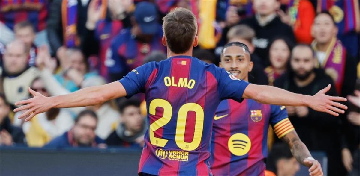 احتفال أولمو بهدفه ضد ألافيس