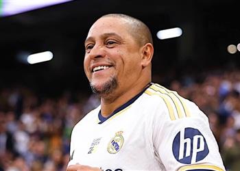 روبرتو كارلوس يقارن بين ميسي ورونالدو ويقيم منتخب البرازيل مع أنشيلوتي