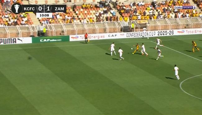 لاعب كايزر تشيفز كاد ان يسجل هدف خرافي من منتصف الملعب امام الزمالك