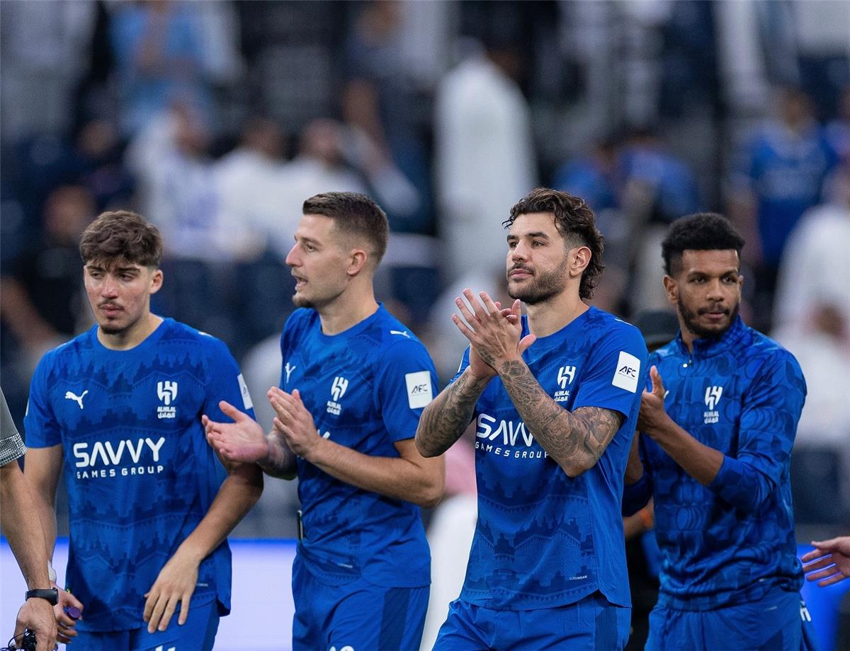 لاعبو الهلال