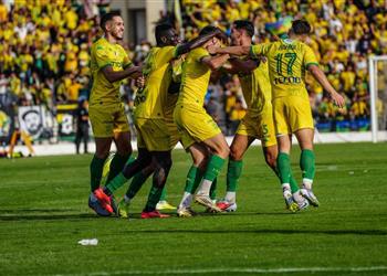 بعد تبقي 4 أشهر في عقده شبيبة القبائل يوضح حقيقة انتقال زين الدين بلعيد إلى الأهلي