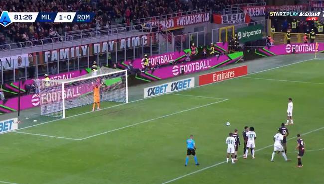 مايك مانيان يتصدي لركلة جزاء ديبالا في مباراة ميلان وروما