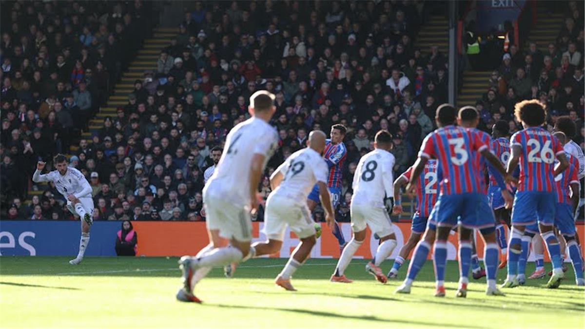 فيديو | مانشستر يونايتد يهزم كريستال بالاس بثنائية في الدوري الإنجليزي