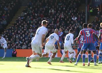 فيديو مانشستر يونايتد يهزم كريستال بالاس بثنائية في الدوري الإنجليزي