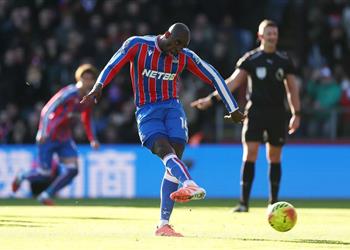 سيناريو ألفاريز سبب إعادة ضربة جزاء ماتيتا أمام مانشستر يونايتد