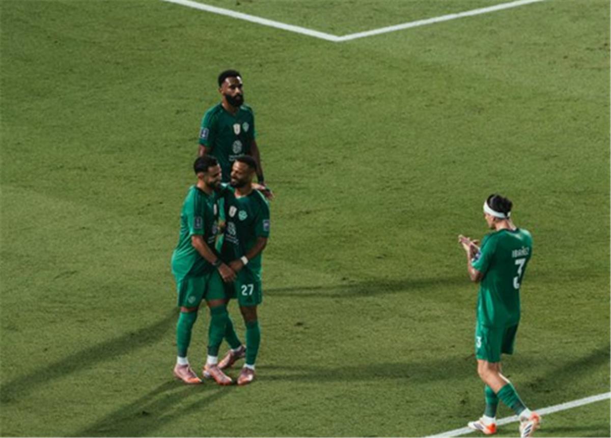الأهلي السعودي يهزم السد القطري بثنائية في دوري أبطال آسيا