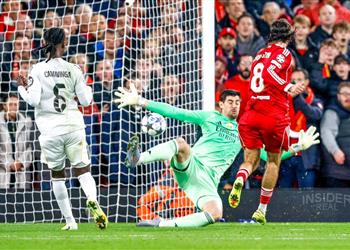 كورتوا يكشف خطة تصديه لكرة سوبوسلاي ويشكك في هدف ليفربول