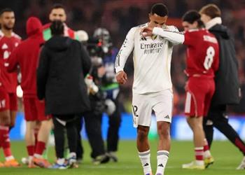 كاراجر أرنولد خدع جمهور ليفربول ولم يفعل مثل محمد صلاح