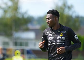 خاص مهاجم إفريقي على رادار الأهلي وناديه لا مانع من بيعه