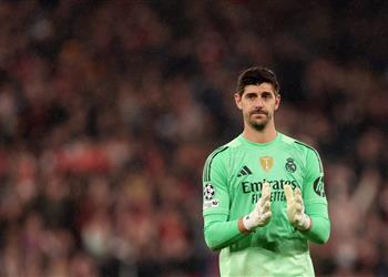 ما زلت عالقا في ذاكرته كورتوا يكشف السر وراء لقطته المضحكة مع محمد صلاح