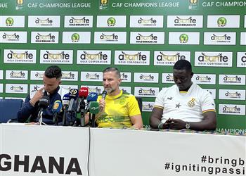 مدرب شبيبة القبائل لا أعتبر مدرب الأهلي دنماركي ولديهم 14 لاعب ا دولي ا بينهم زيزو الخطير