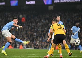 نسخة طبق الأصل فودين يسجل هدف مانشستر سيتي الثالث أمام بوروسيا دورتموند