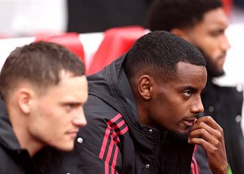 موقف إيزاك من مباراة ليفربول ومانشستر سيتي في الدوري الانجليزي