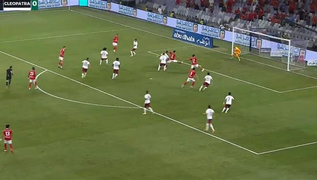 تمر من امام اللاعبين فرصه هدف محقق لـ الاهلي امام سيراميكا كليوباترا
