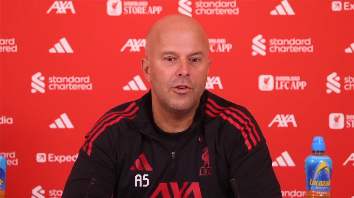 سلوت يشيد بـ محمد صلاح قبل مواجهة مانشستر سيتي: يكرر ما فعله الموسم الماضي