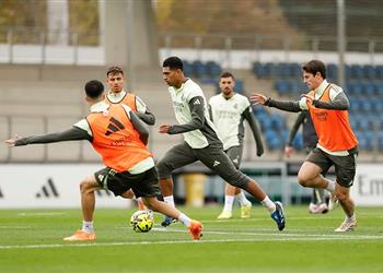 ألونسو يتلقى دفعة معنوية قوية قبل مباراة رايو فاليكانو