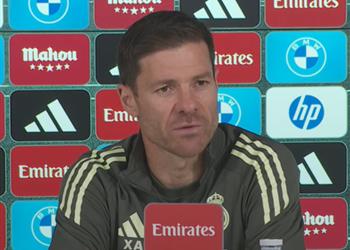 ألونسو يوضح موقف أرنولد من مواجهة رايو فاليكانو ويؤكد لاعبو ريال مدريد لا يفكرون في أنفسهم