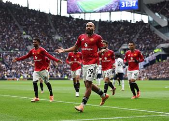 فيديو التعادل يحسم المواجهة المثيرة بين مانشستر يونايتد وتوتنهام في الدوري الإنجليزي