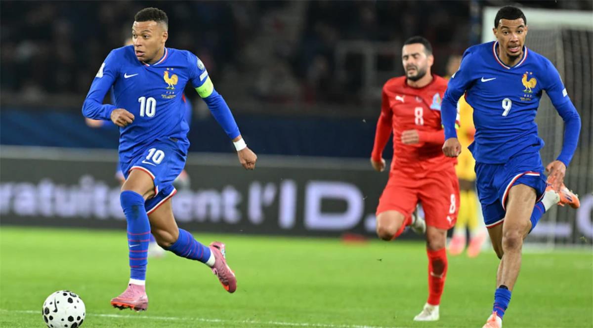 إيكتيكي: مبابي ساندني في أوقاتي الصعبة.. وأتعلم هذه الأمور من ميسي وهالاند