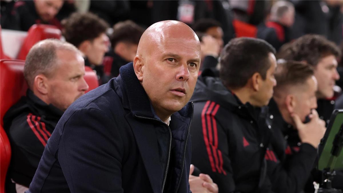 سلوت: ليفربول سيخوض أحد أصعب التحديات ضد مانشستر سيتي على ملعبه