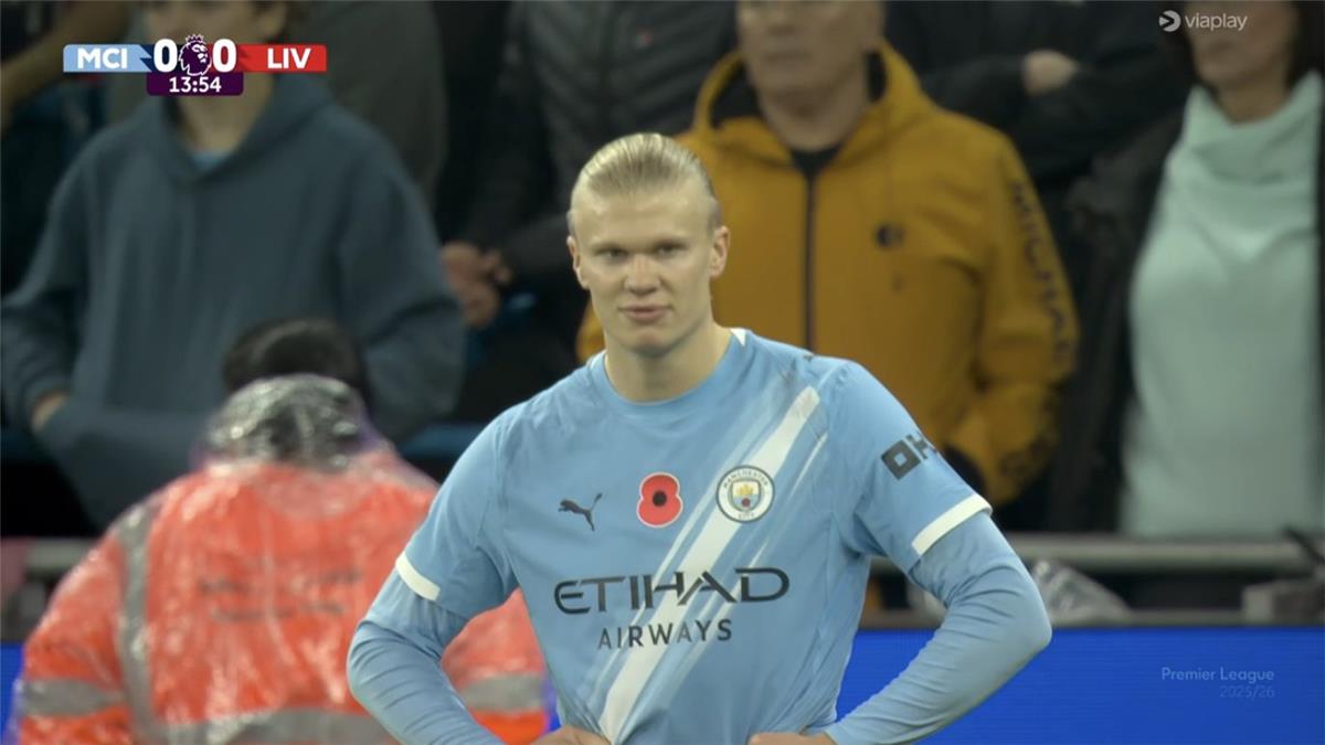 فيديو | هالاند يهدر ركلة جزاء لـ مانشستر سيتي أمام ليفربول