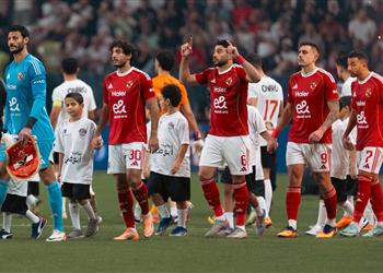 فيديو لاعب الأهلي يغادر مباراة الزمالك مصاب ا