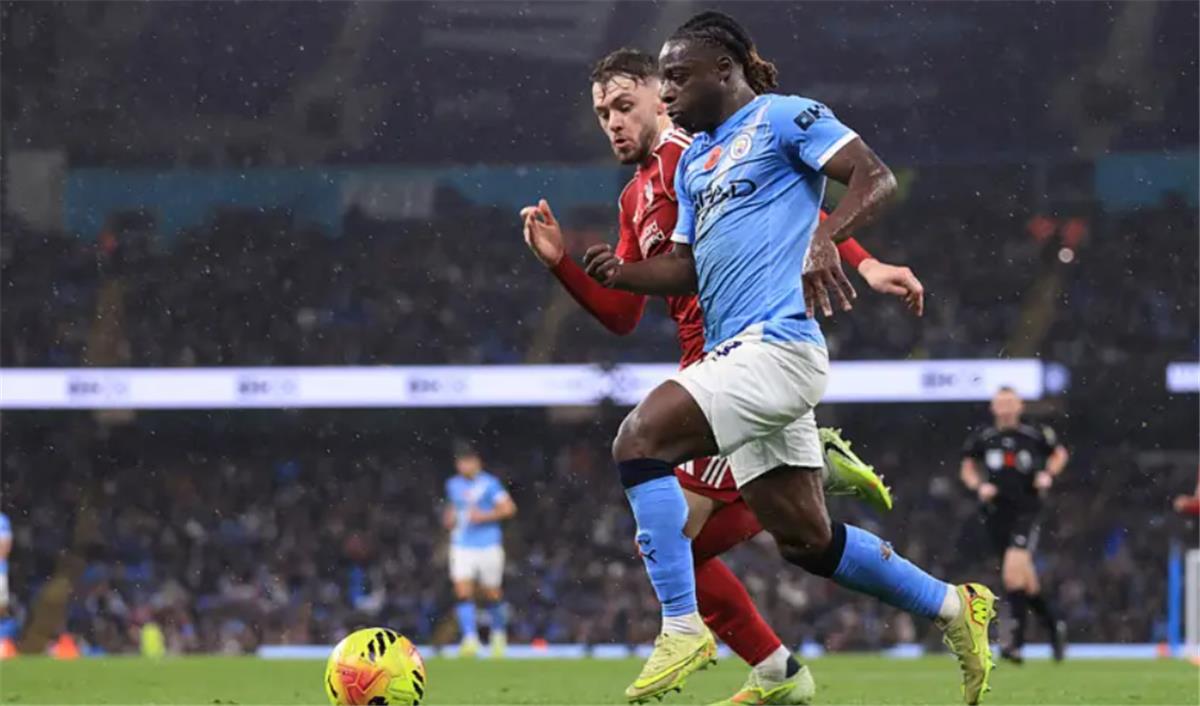 فيديو | صاروخية.. دوكو يسجل هدف مانشستر سيتي الثالث أمام ليفربول