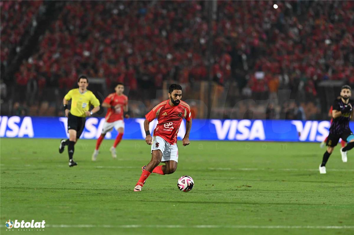 حسين الشحات لاعب الأهلي