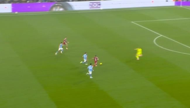 محمد صلاح يهدر انفراد امام مانشستر سيتي بالدوري الانجليزي