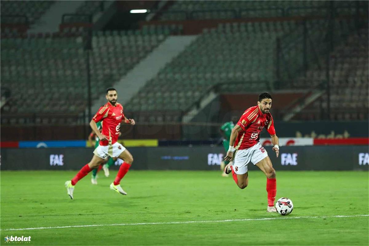 طاهر محمد طاهر: لا أعلم فزت بكم بطولة مع الأهلي.. ولست مفضلًا عند الجمهور