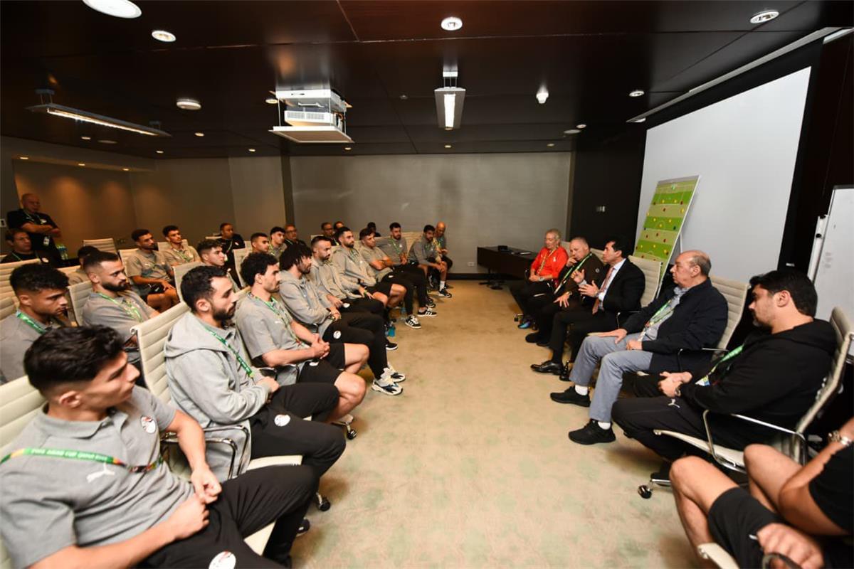 جلسة لاعبو منتخب مصر مع وزير الرياضة وهاني ابو ريدة