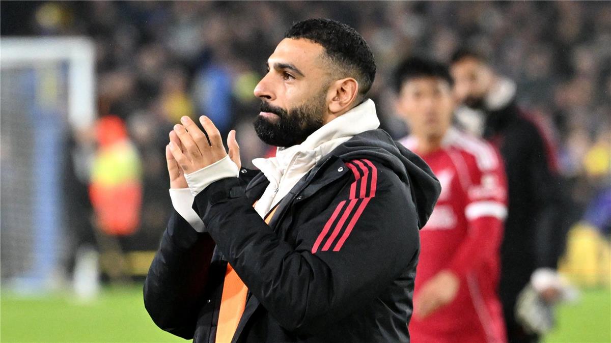 رومانو يوضح حقيقة معاقبة محمد صلاح في ليفربول