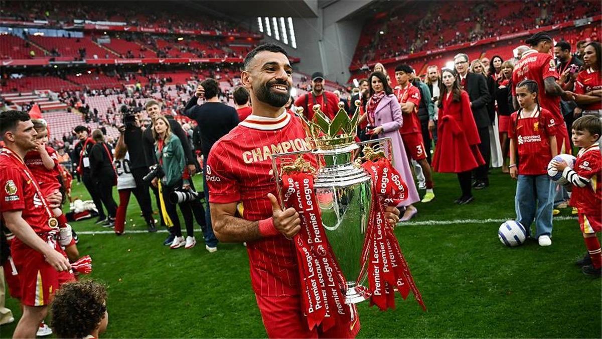 فان باستن: محمد صلاح تصرف بـغباء مع سلوت