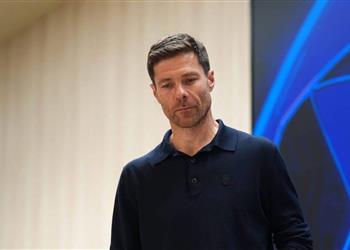 هنري مدافع ا عن تشابي ألونسو لاعبو ريال مدريد لا يستمعون إليه ورحيله خطأ