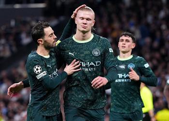 أصبح متهور ا هالاند يسخر من كاراجر بسبب محمد صلاح