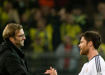 ريال مدريد يتخذ قرار ا حاسم ا بشأن ألونسو وكلوب يظهر في الصورة